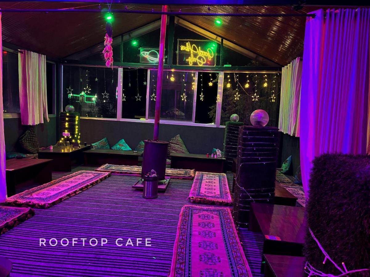 I Love Kasol Hostel & Rooftop Cafe Buitenkant foto