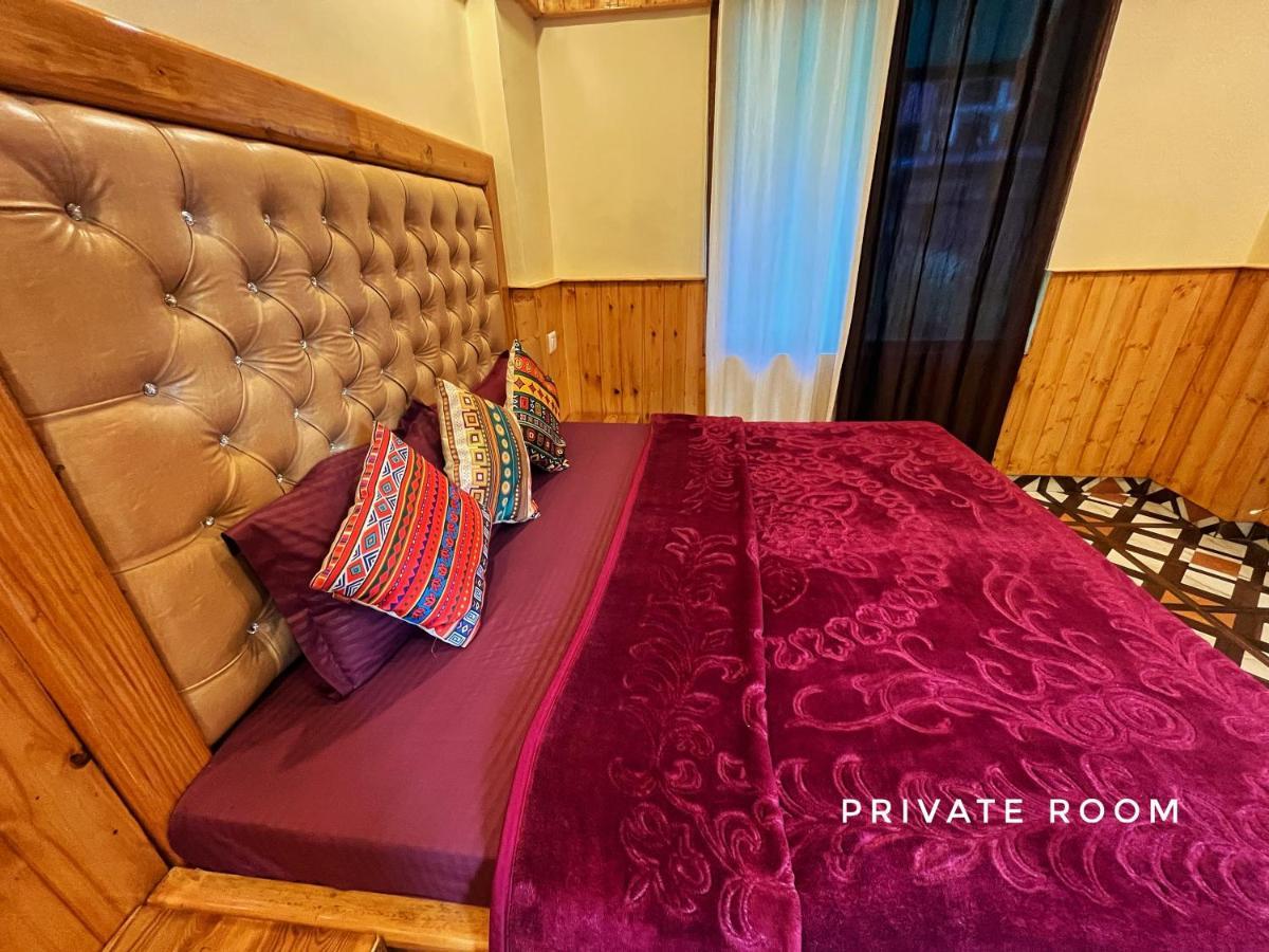 I Love Kasol Hostel & Rooftop Cafe Buitenkant foto