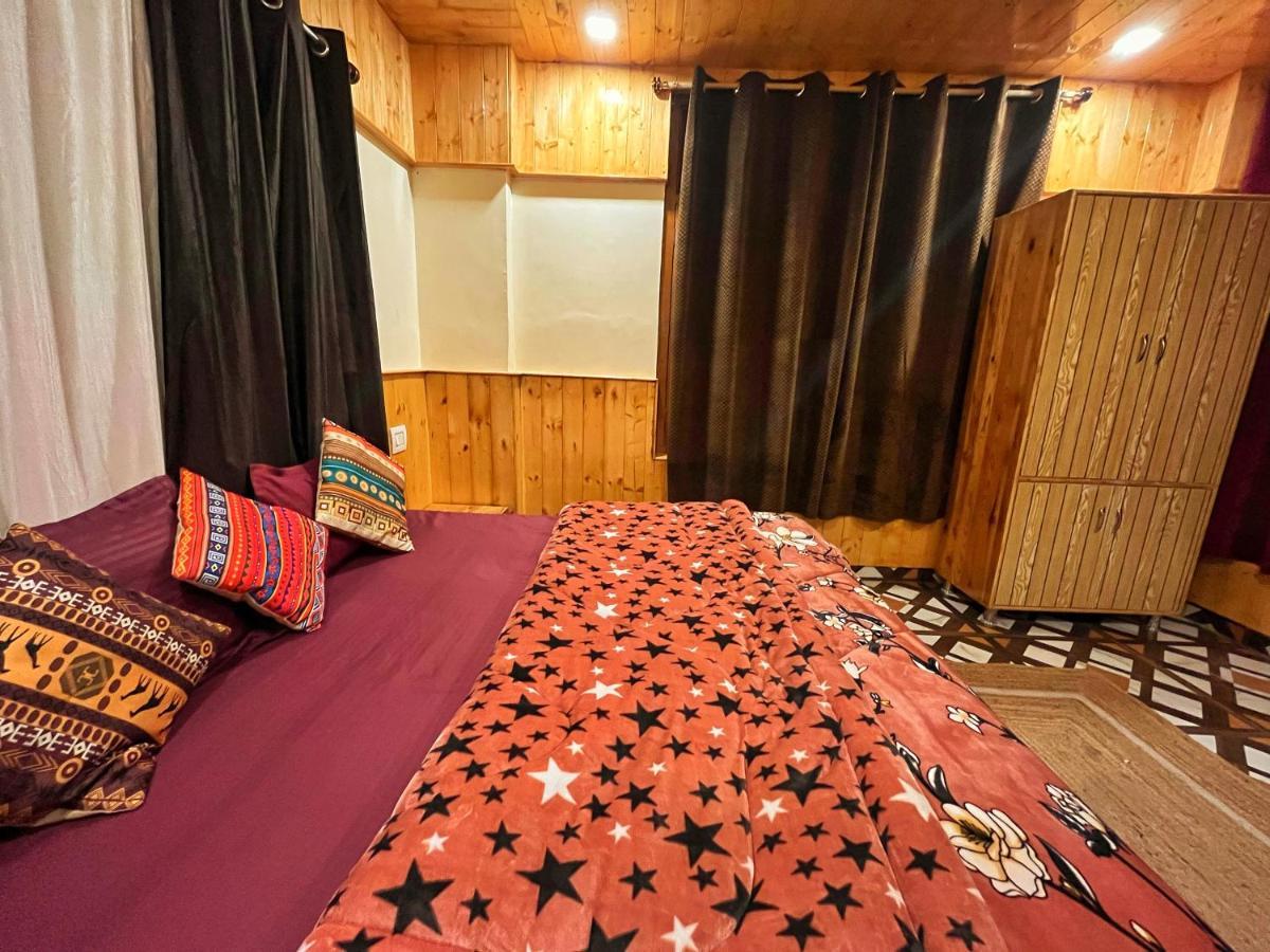 I Love Kasol Hostel & Rooftop Cafe Buitenkant foto